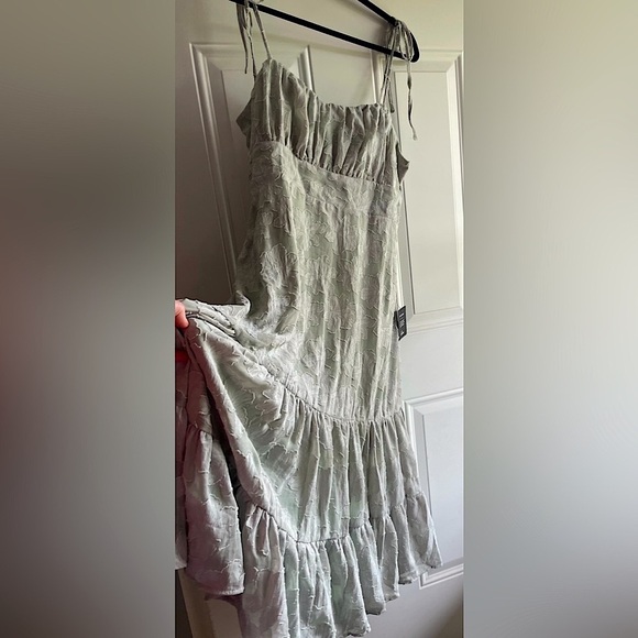 NWT Lulus Sweet Sentiments Sage Green Jacquard Tiered Midi Dress SOLD OUT Color - Picture 8 of 17